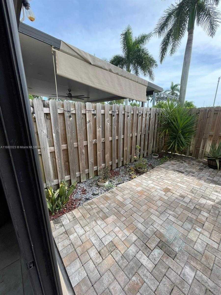 Small Image of 11374 SOUTH WEST 254TH TER, Homestead Number 24