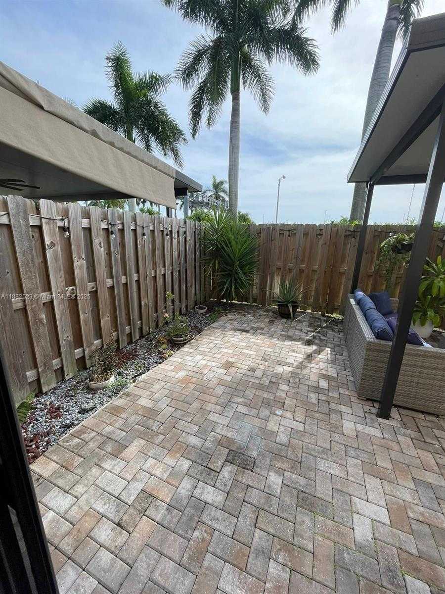 Small Image of 11374 SOUTH WEST 254TH TER, Homestead Number 26