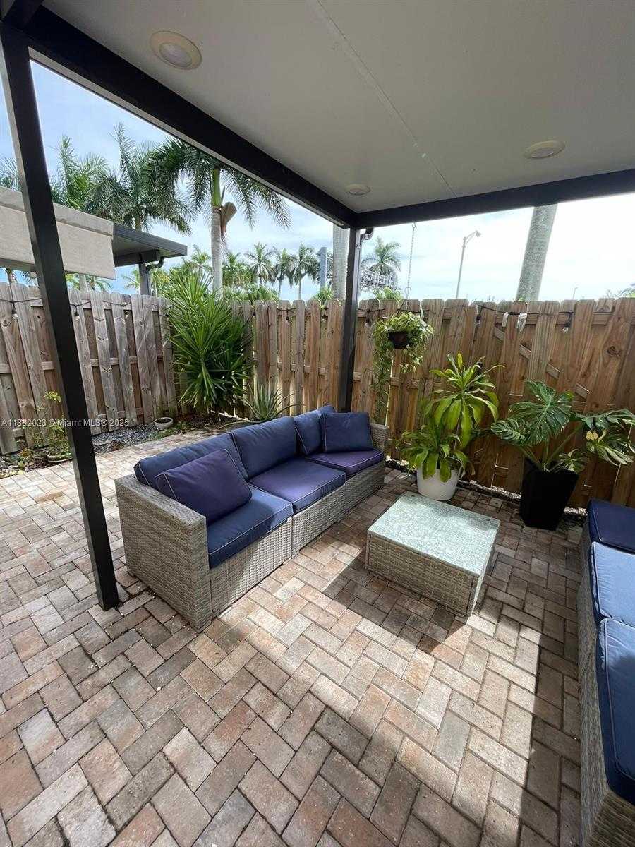 Small Image of 11374 SOUTH WEST 254TH TER, Homestead Number 29