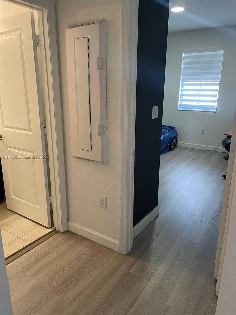 Small Image of 11374 SOUTH WEST 254TH TER, Homestead Number 35