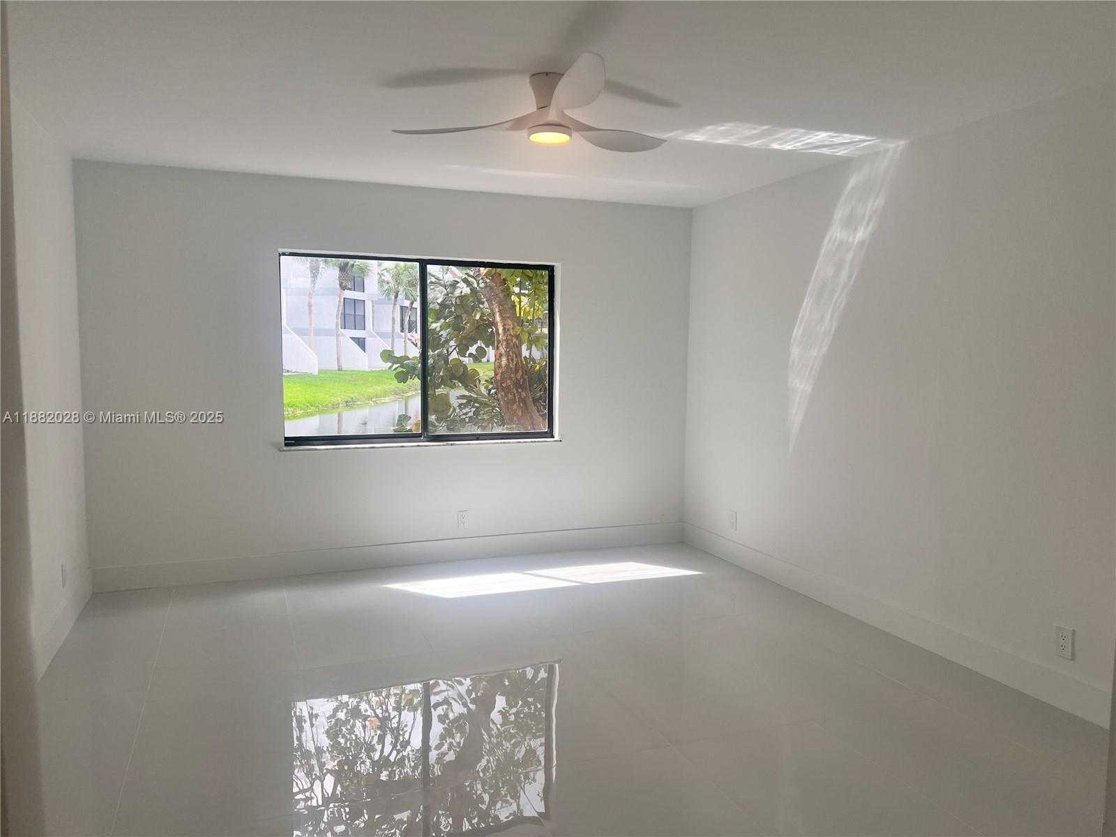 Small Image of 16168 LAUREL DR #101, Weston Number 4