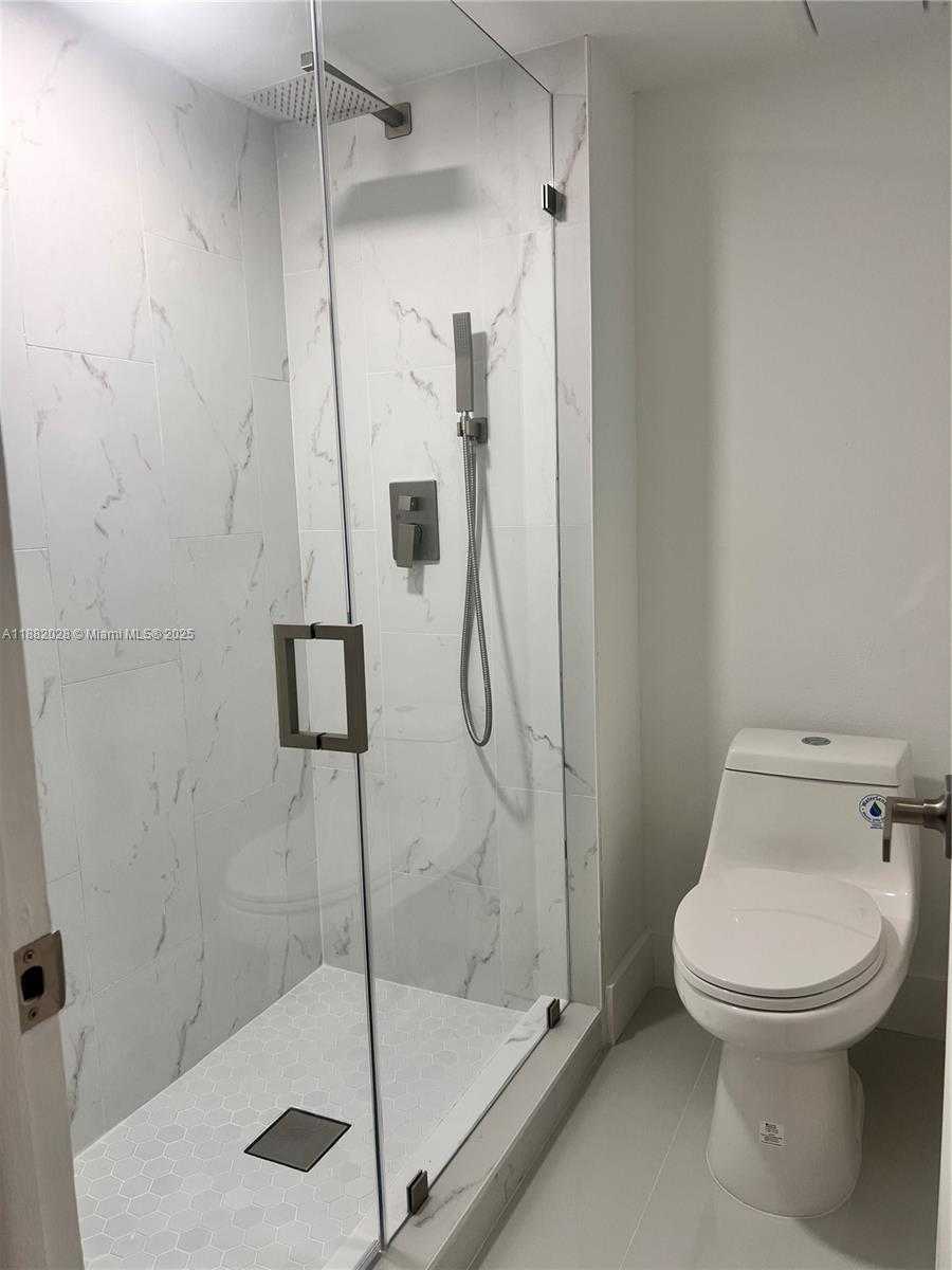 Small Image of 16168 LAUREL DR #101, Weston Number 5