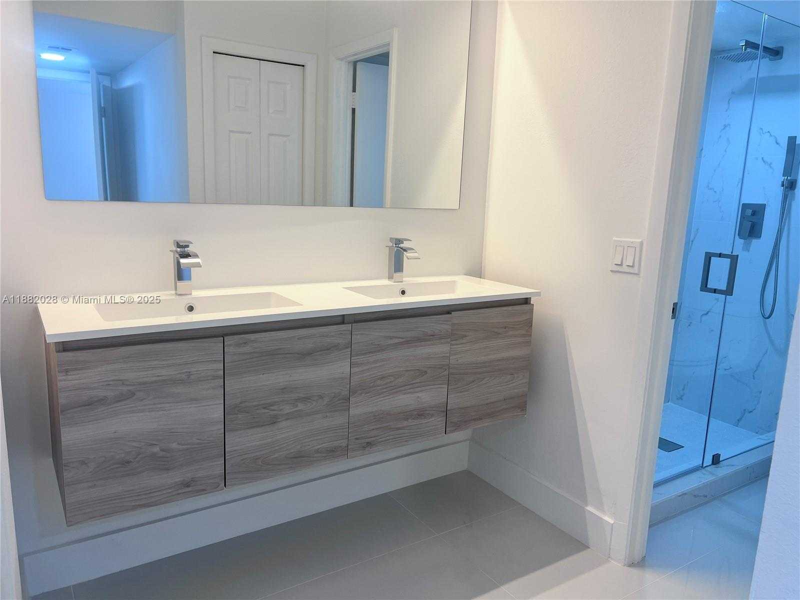 Small Image of 16168 LAUREL DR #101, Weston Number 6