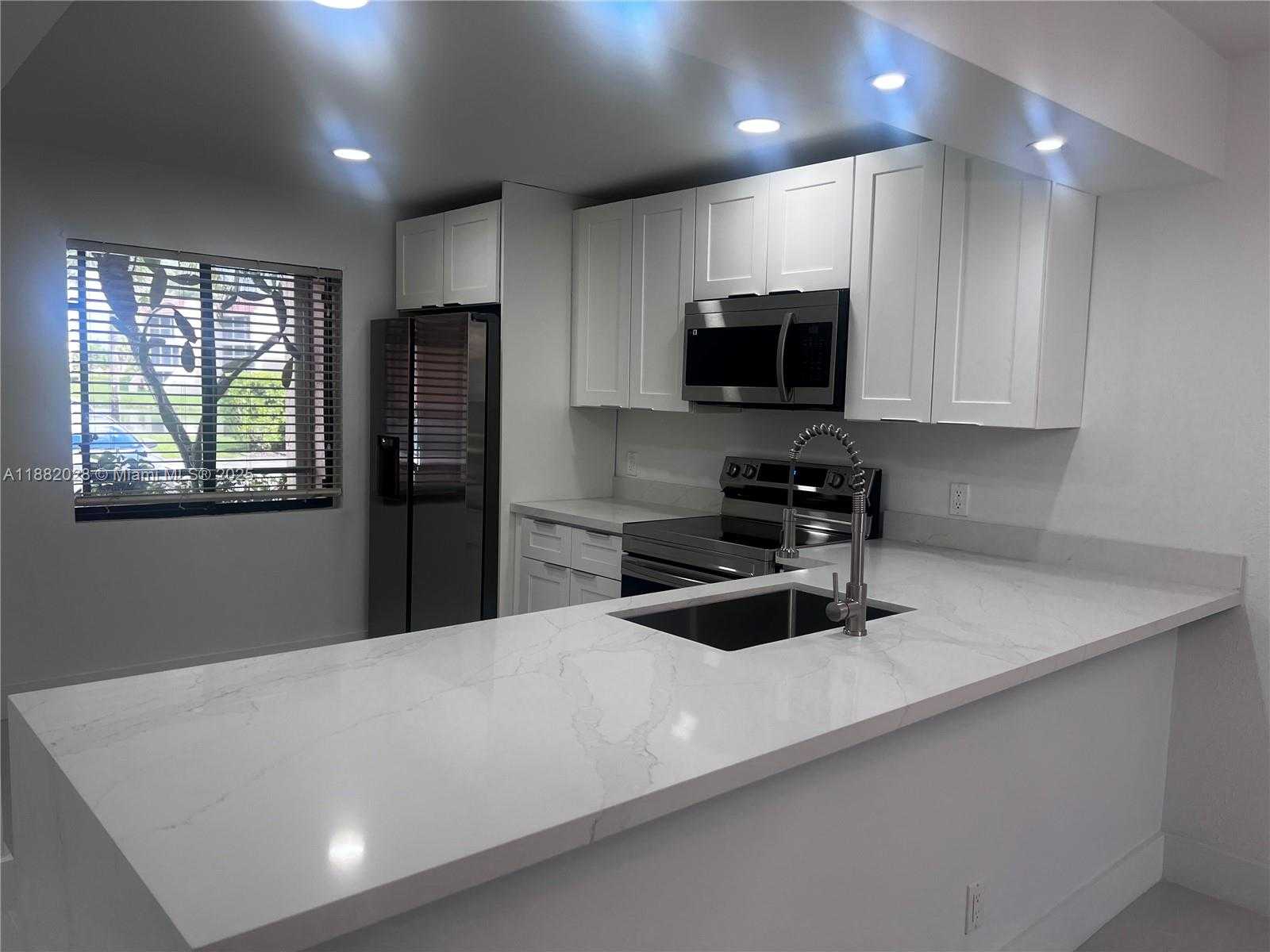 Small Image of 16168 LAUREL DR #101, Weston Number 9