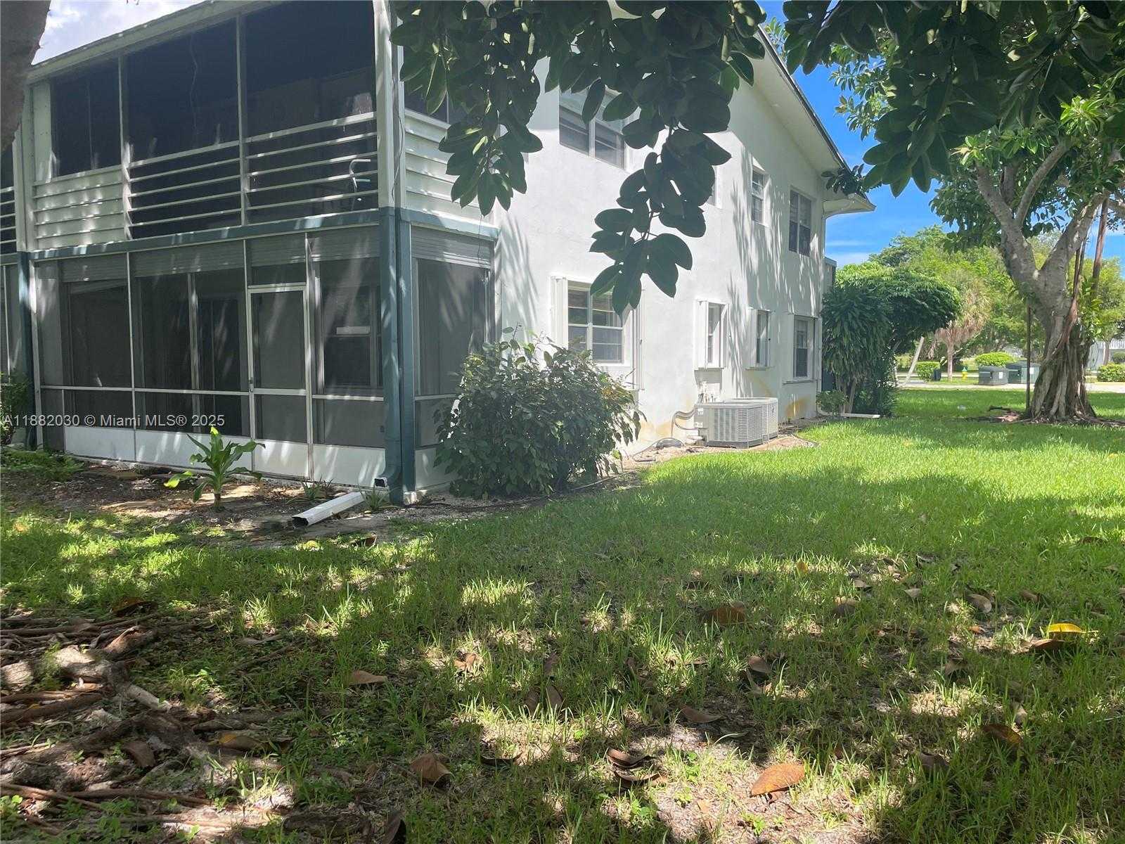 Small Image of 36 ISLEWOOD B #36, Deerfield Beach Number 8