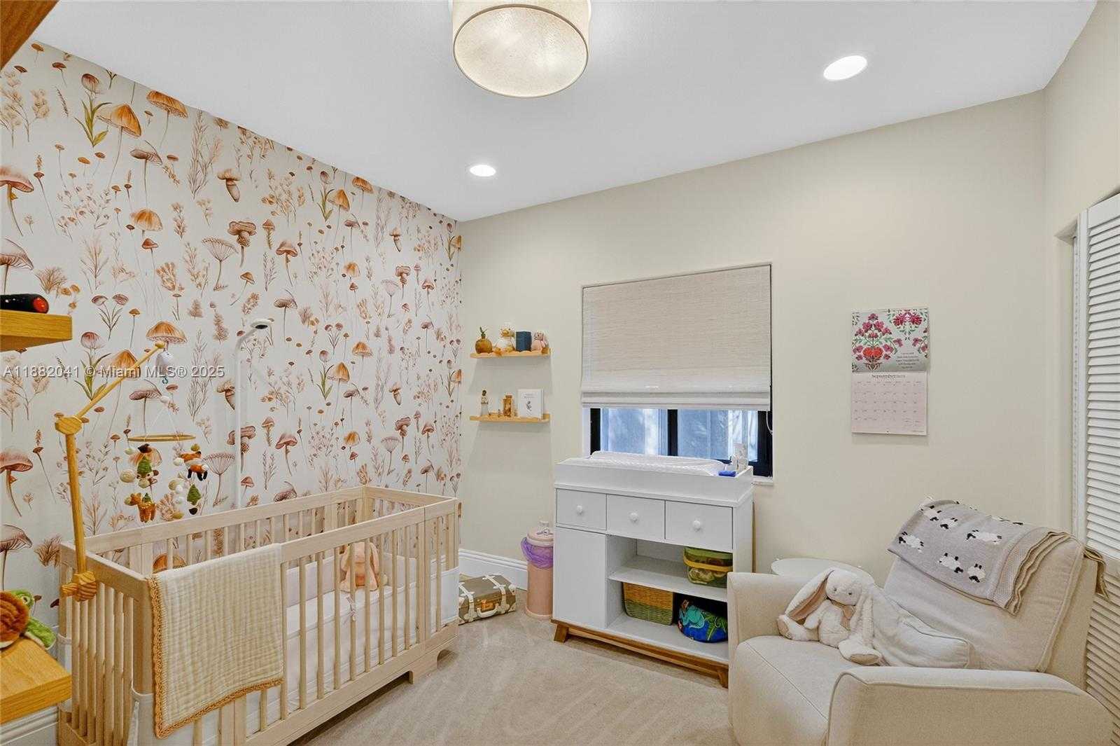 Small Image of 2972 SHIPPING AVE #2972, Miami Number 14
