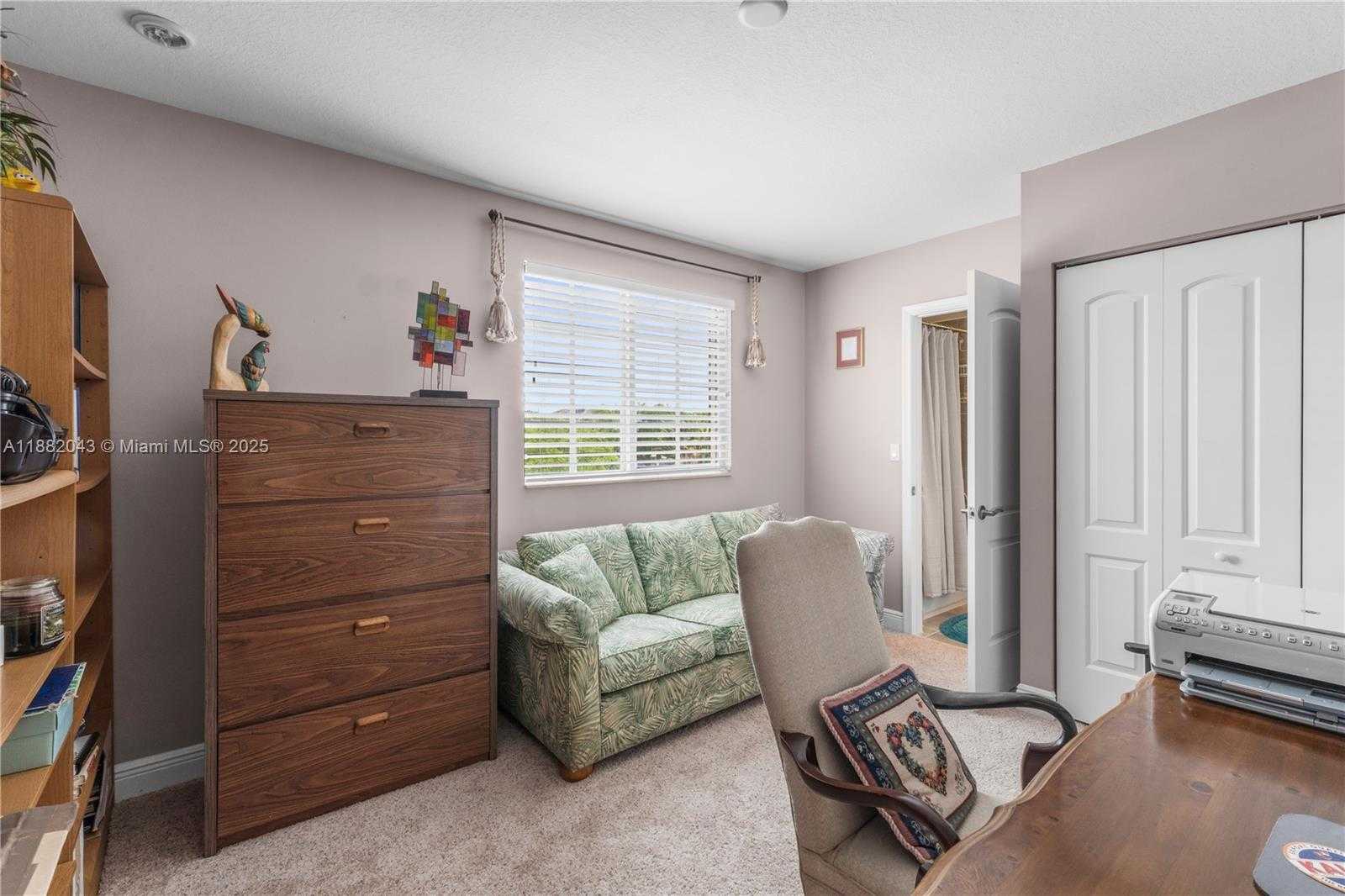 Small Image of 7702 PADDOCK PL #7702, Davie Number 16