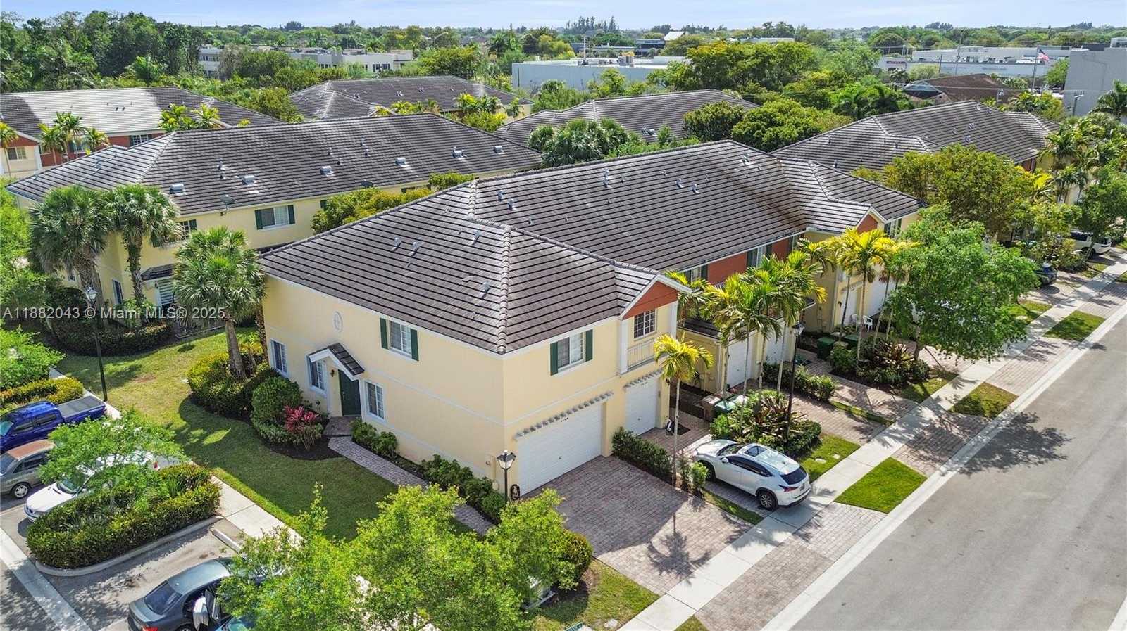 Small Image of 7702 PADDOCK PL #7702, Davie Number 2