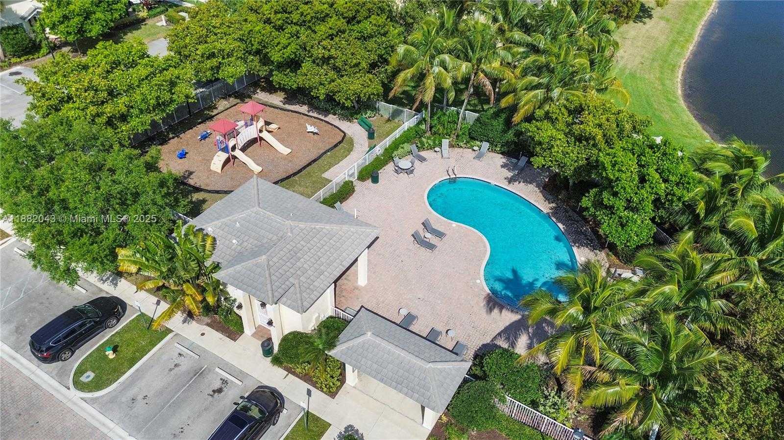 Small Image of 7702 PADDOCK PL #7702, Davie Number 21