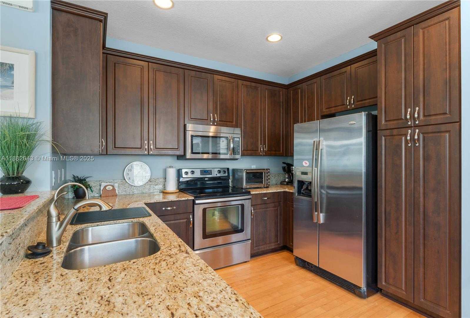 Small Image of 7702 PADDOCK PL #7702, Davie Number 3