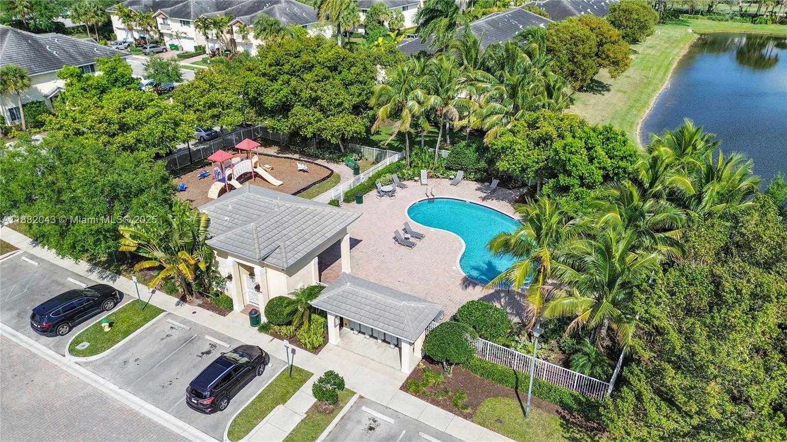 Small Image of 7702 PADDOCK PL #7702, Davie Number 46