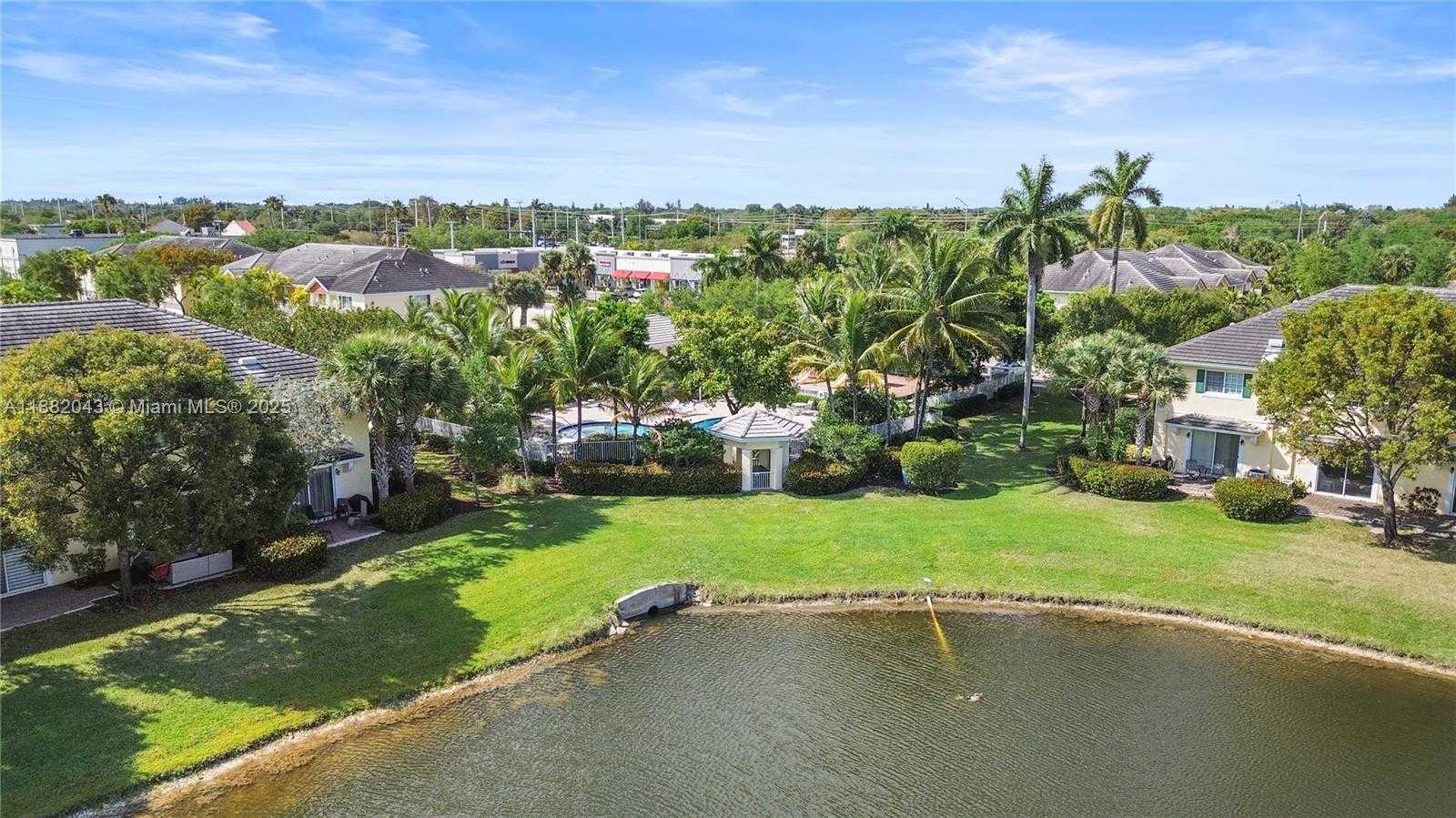 Small Image of 7702 PADDOCK PL #7702, Davie Number 47