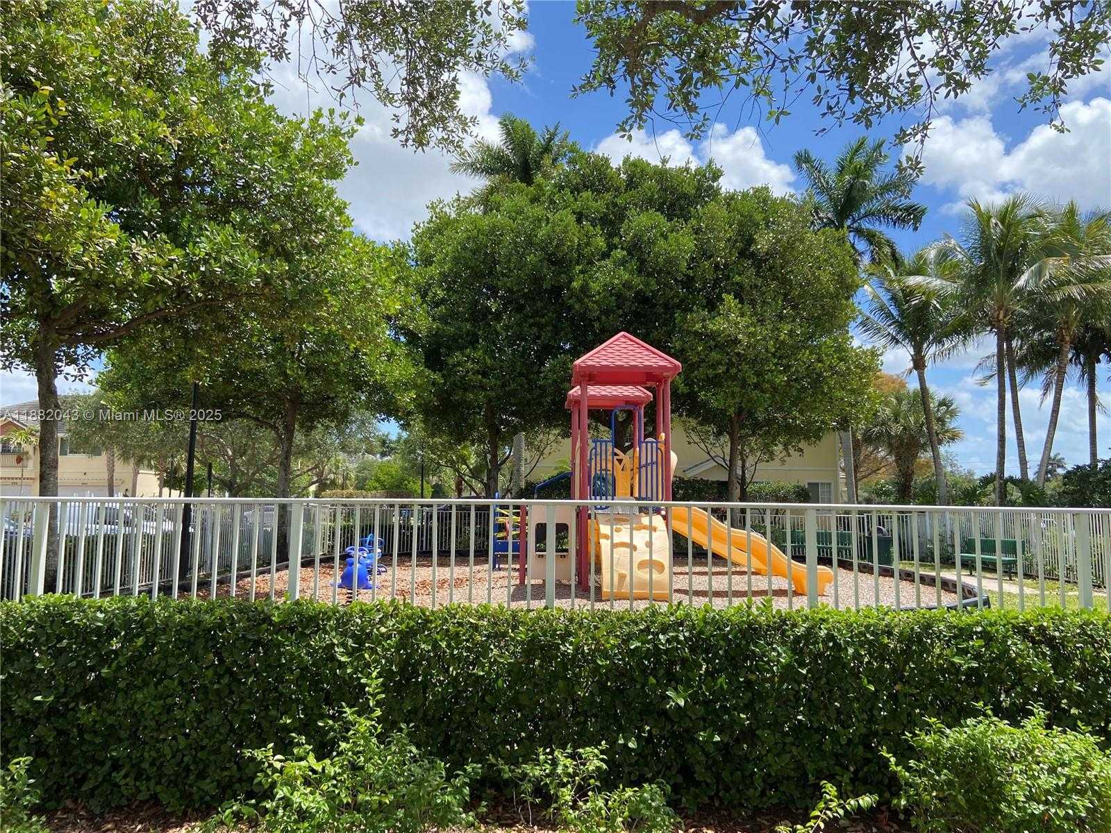 Small Image of 7702 PADDOCK PL #7702, Davie Number 53
