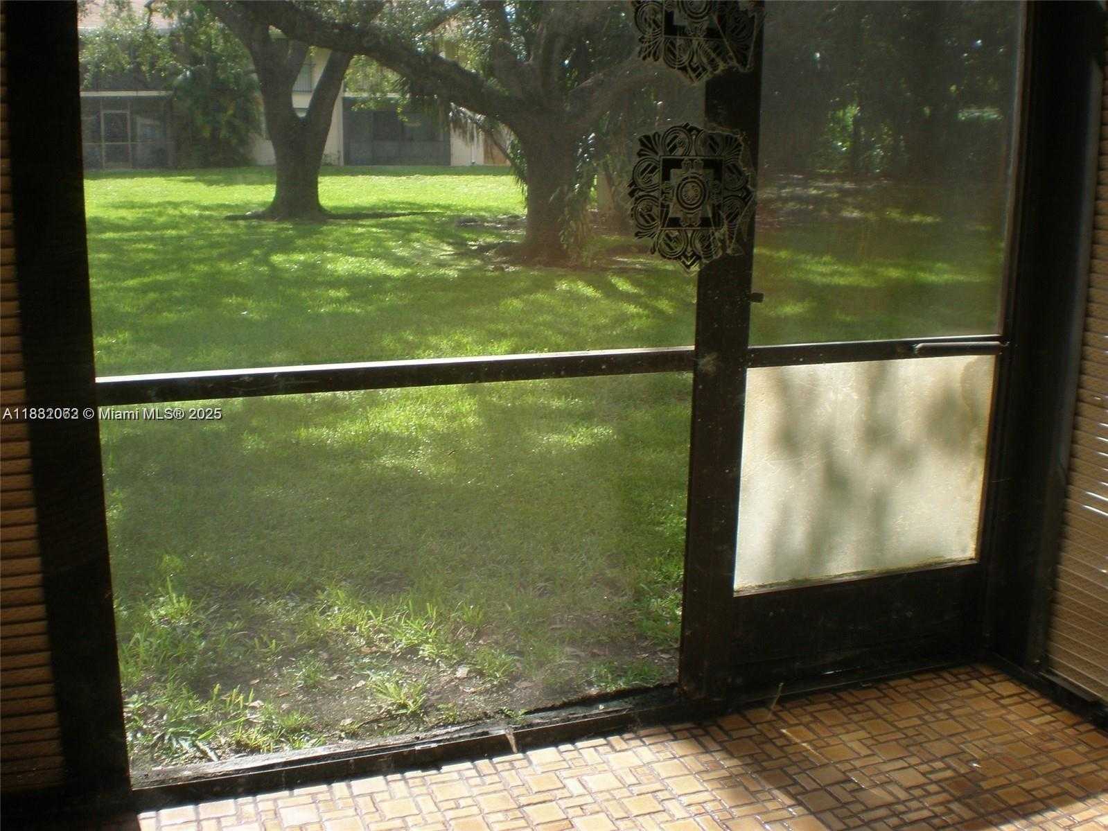 Small Image of 5855 WASHINGTON ST #92, Hollywood Number 11