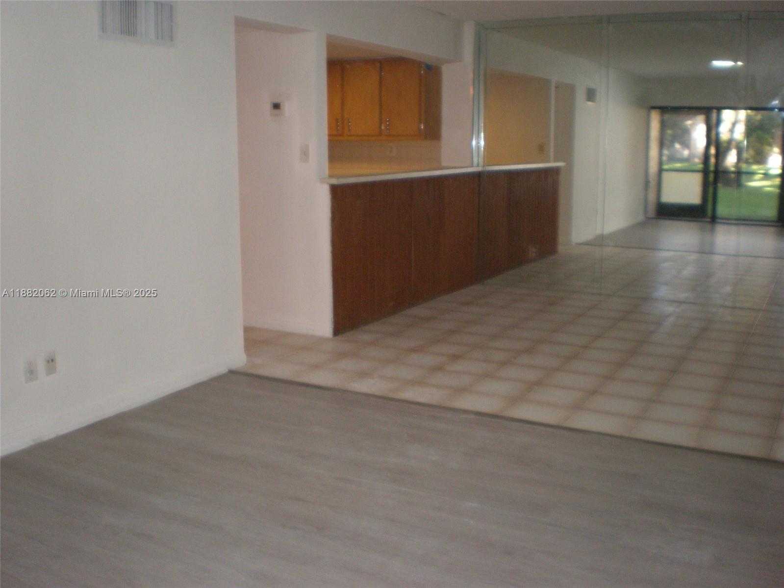 Small Image of 5855 WASHINGTON ST #92, Hollywood Number 2