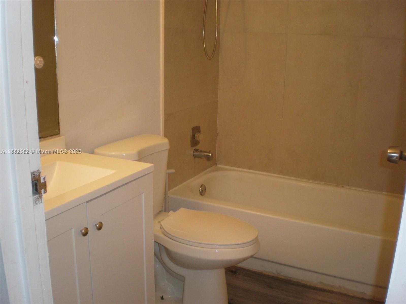 Small Image of 5855 WASHINGTON ST #92, Hollywood Number 4