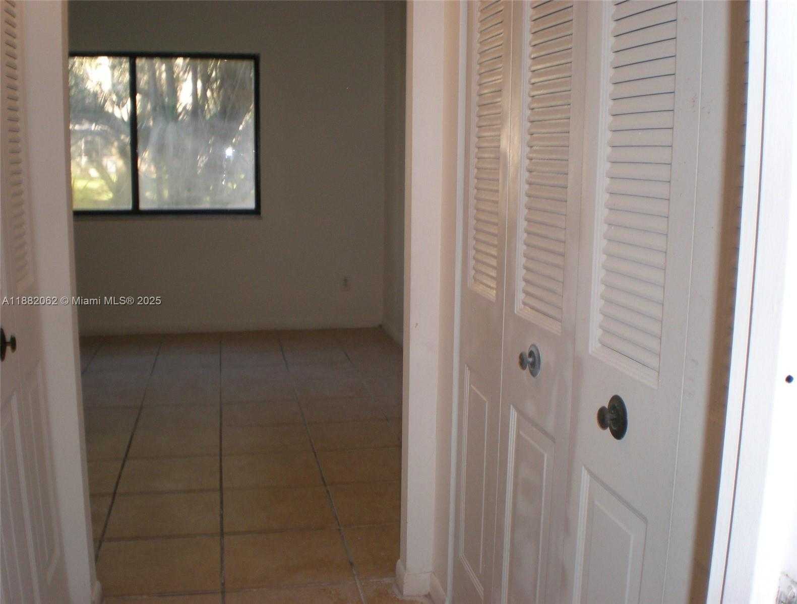 Small Image of 5855 WASHINGTON ST #92, Hollywood Number 7