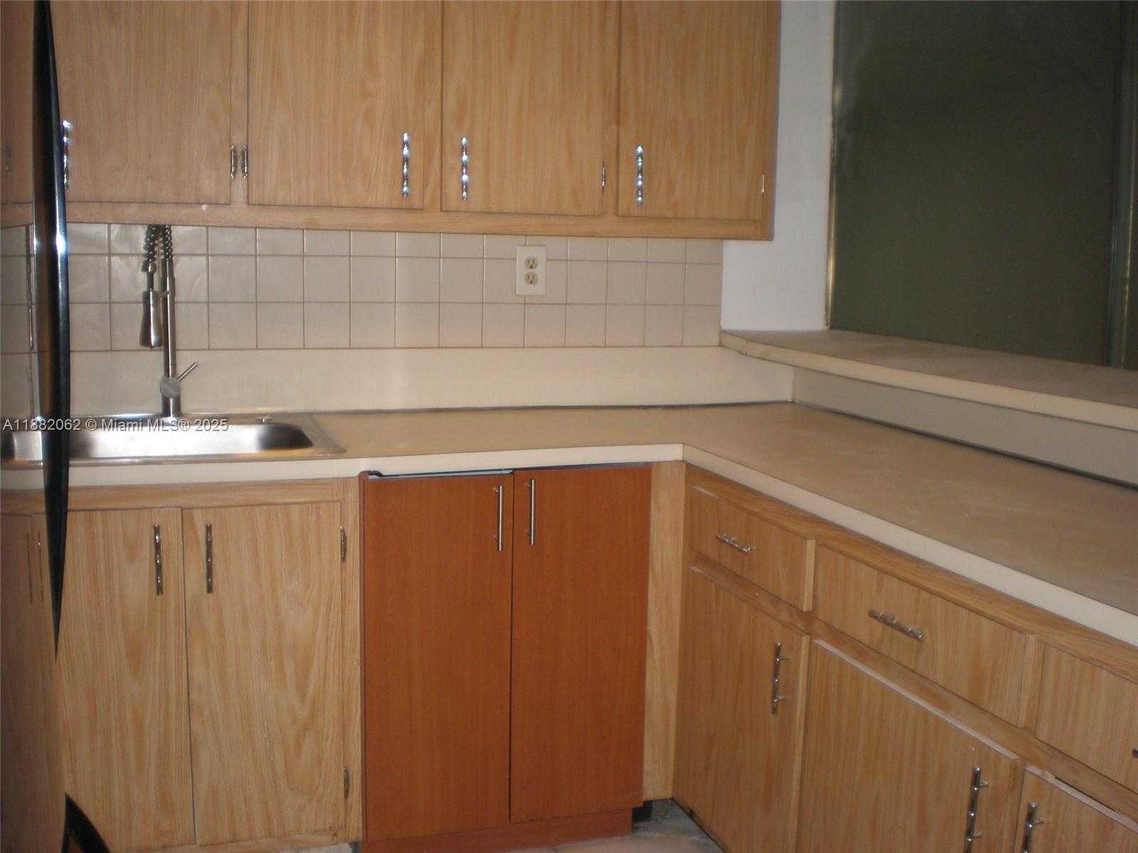 Small Image of 5855 WASHINGTON ST #92, Hollywood Number 9