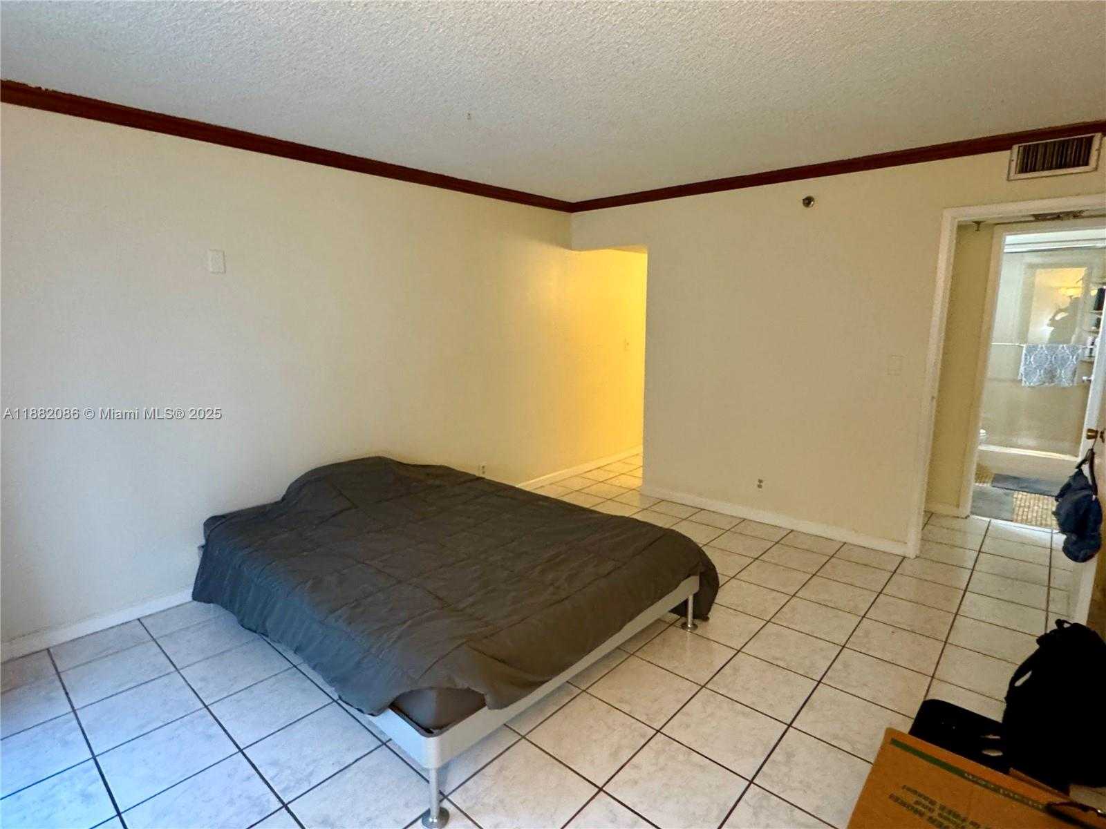 Small Image of 2401 COLLINS AVE #611, Miami Beach Number 22