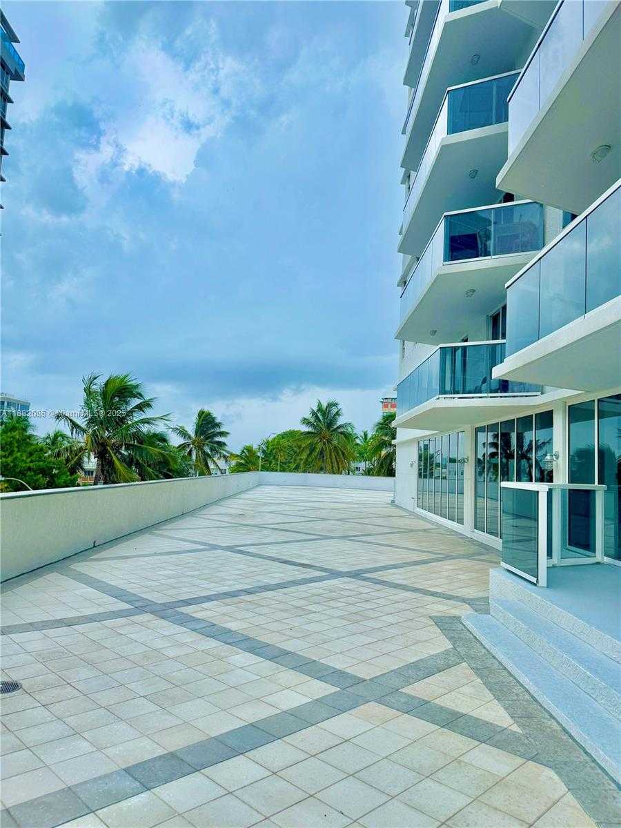 Small Image of 2401 COLLINS AVE #611, Miami Beach Number 42