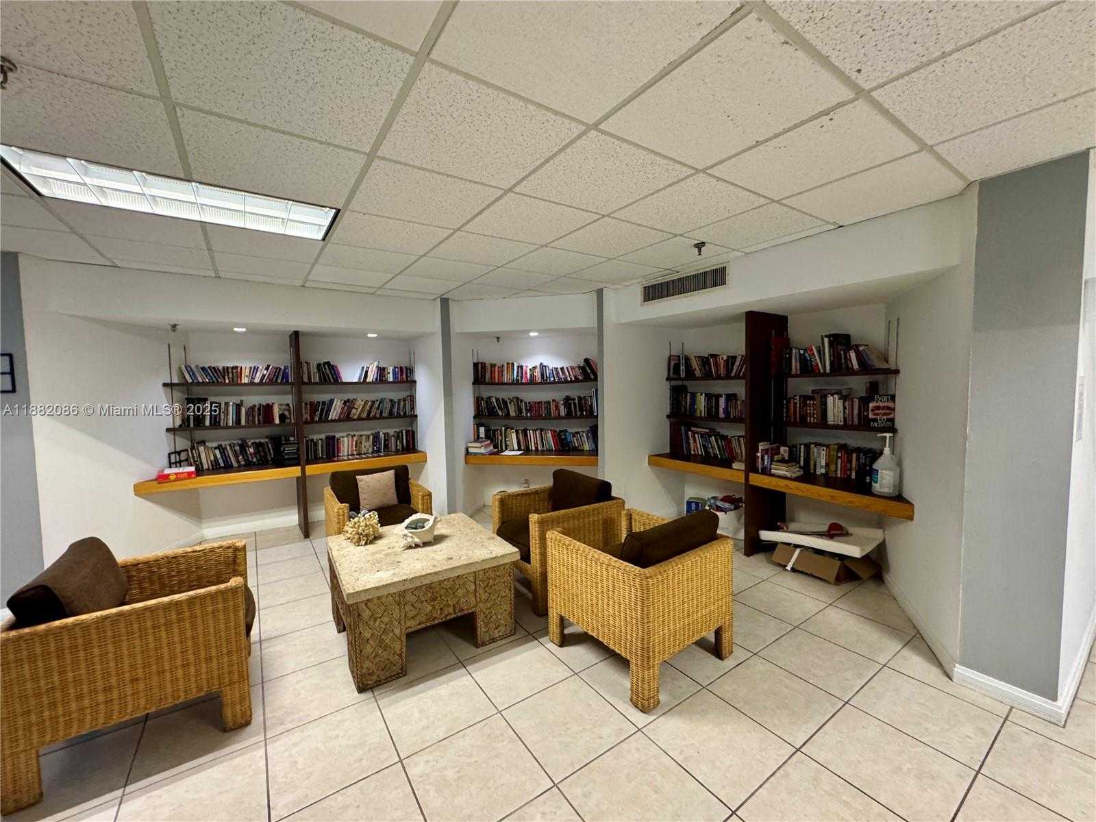 Small Image of 2401 COLLINS AVE #611, Miami Beach Number 52