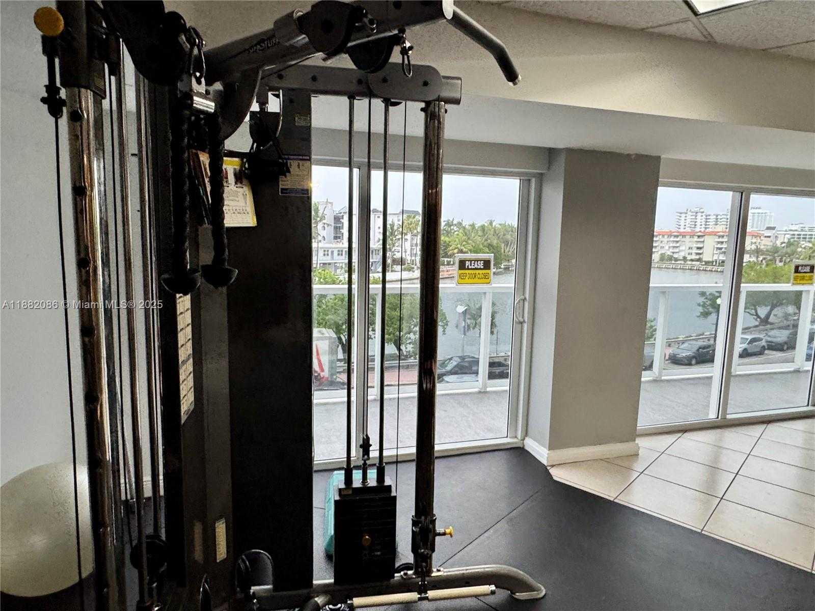 Small Image of 2401 COLLINS AVE #611, Miami Beach Number 57