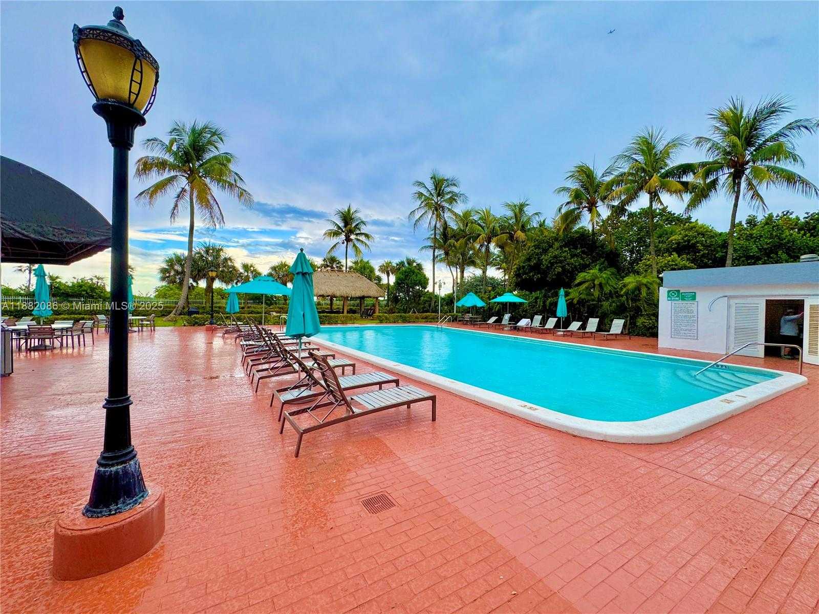Small Image of 2401 COLLINS AVE #611, Miami Beach Number 61