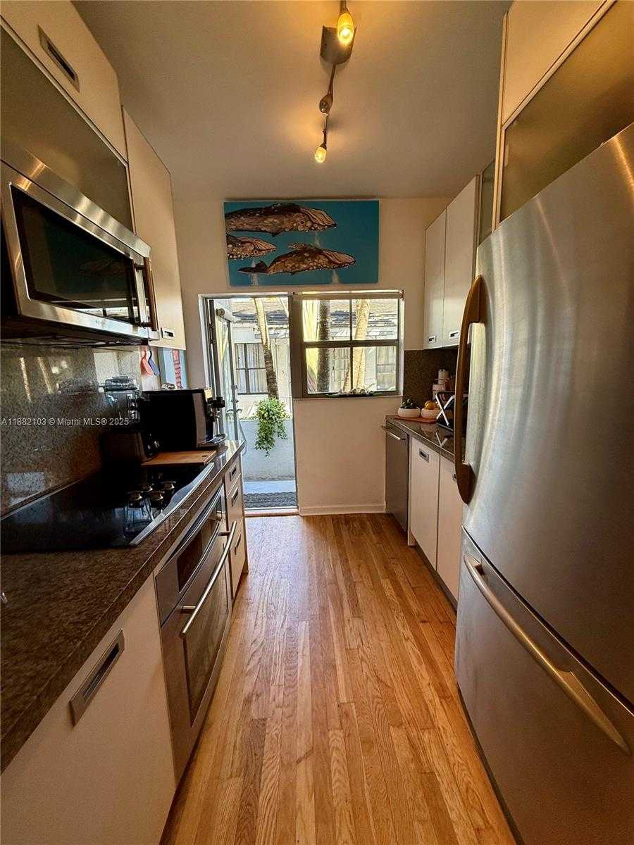Small Image of 1600 MICHIGAN AVE #1, Miami Beach Number 10