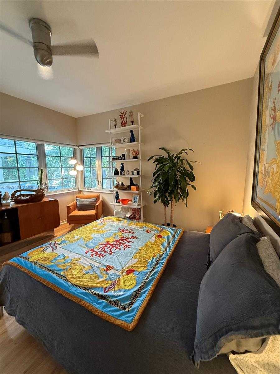 Small Image of 1600 MICHIGAN AVE #1, Miami Beach Number 4