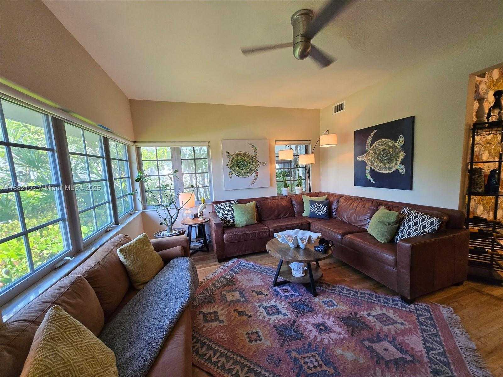 Small Image of 1600 MICHIGAN AVE #1, Miami Beach Number 8