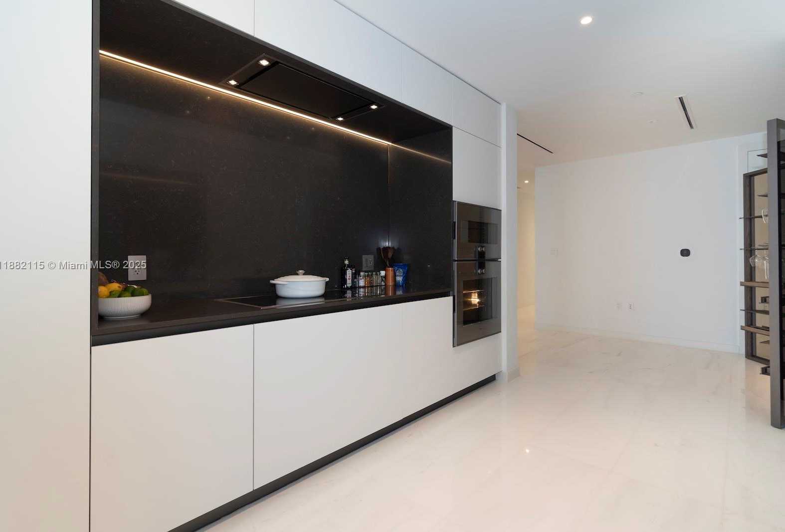 Small Image of 300 BISCAYNE BLVD WAY #3503, Miami Number 15