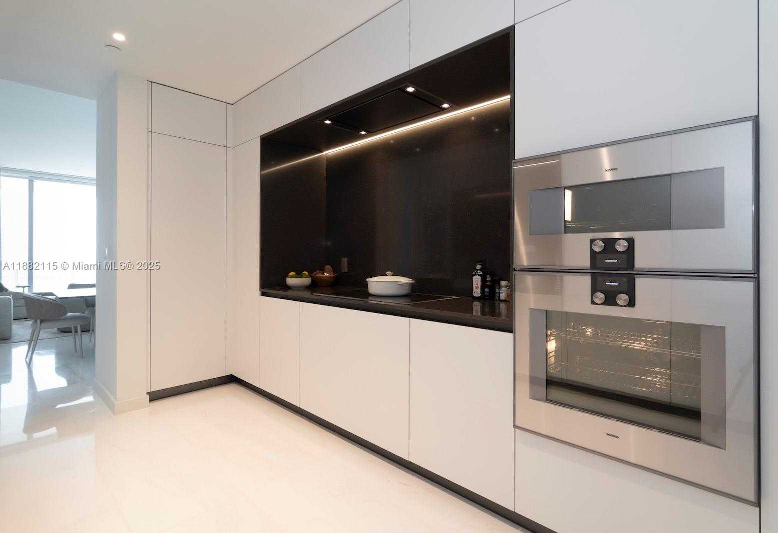 Small Image of 300 BISCAYNE BLVD WAY #3503, Miami Number 17