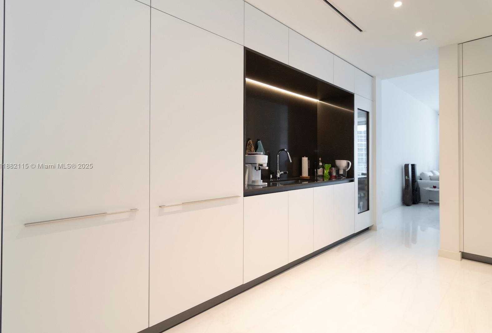 Small Image of 300 BISCAYNE BLVD WAY #3503, Miami Number 19