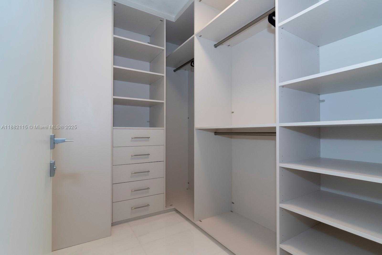 Small Image of 300 BISCAYNE BLVD WAY #3503, Miami Number 27