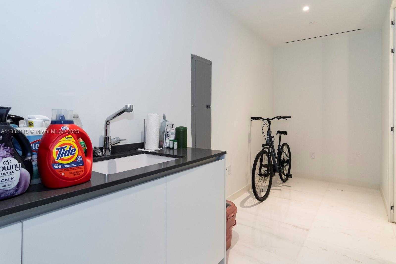Small Image of 300 BISCAYNE BLVD WAY #3503, Miami Number 37