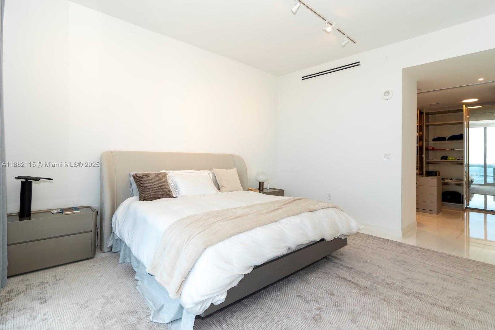 Small Image of 300 BISCAYNE BLVD WAY #3503, Miami Number 44