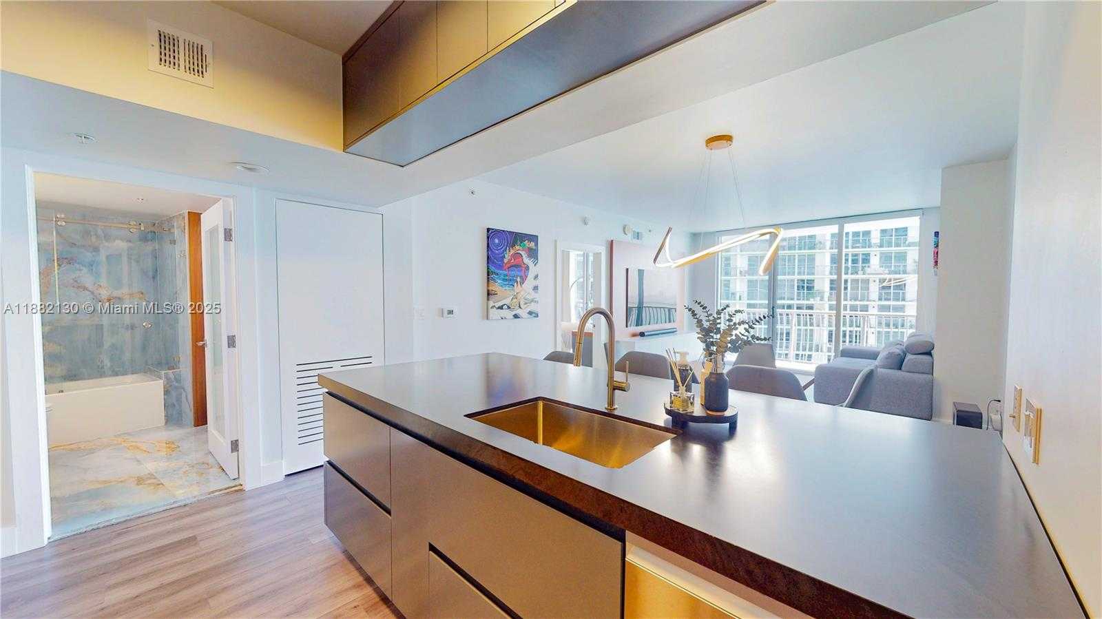 Small Image of 1750 NORTH BAYSHORE DR #2803, Miami Number 13