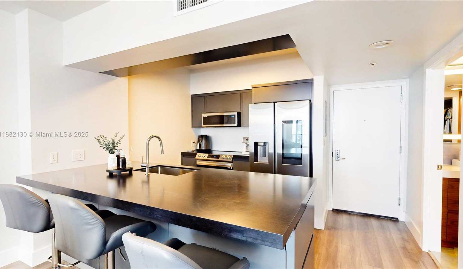 Small Image of 1750 NORTH BAYSHORE DR #2803, Miami Number 14