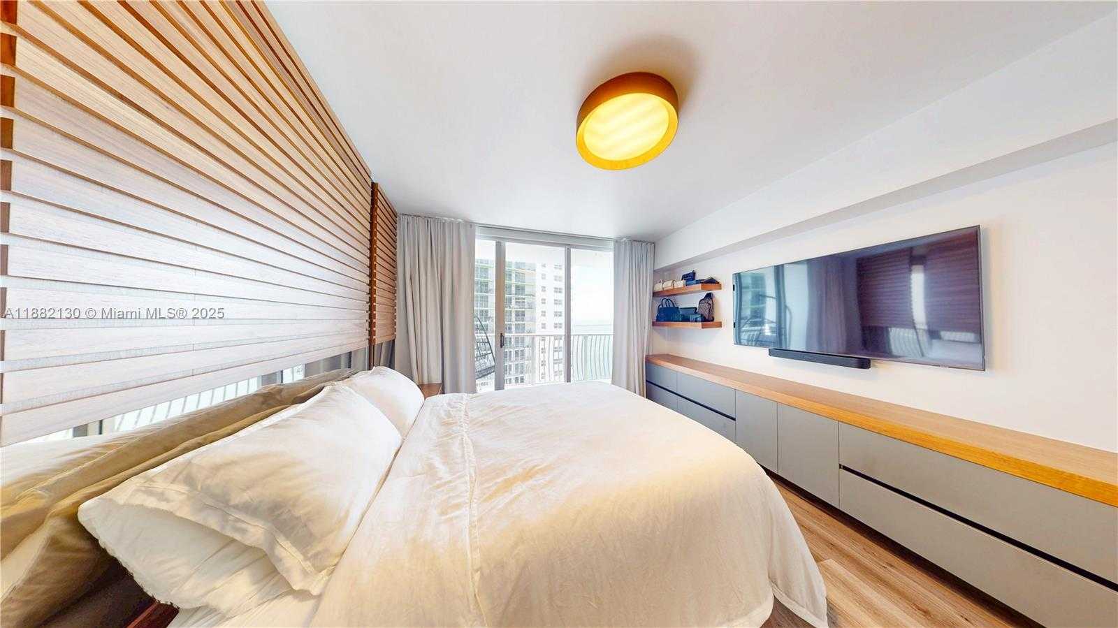Small Image of 1750 NORTH BAYSHORE DR #2803, Miami Number 21