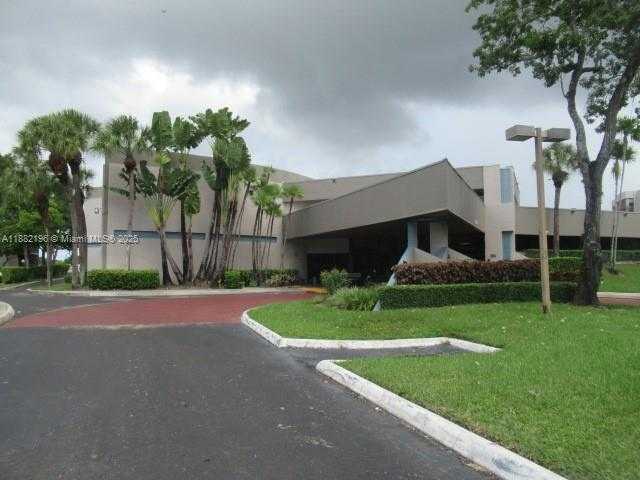 Small Image of 1100 COLONY POINT CIR #518, Pembroke Pines Number 33
