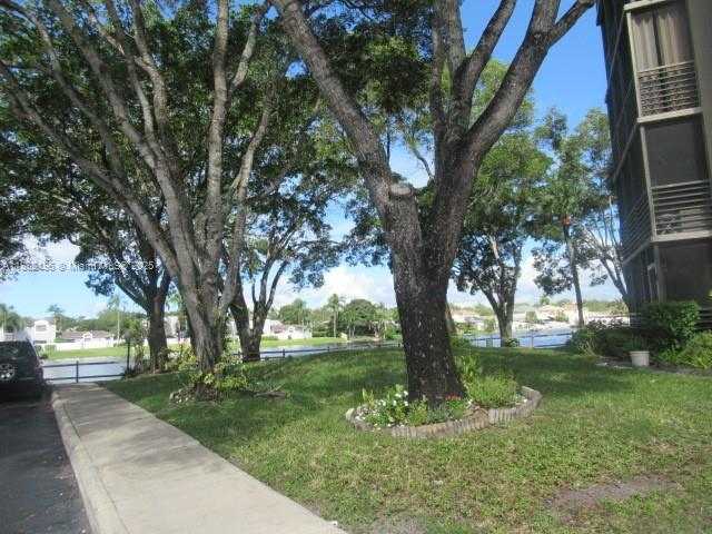Small Image of 1100 COLONY POINT CIR #518, Pembroke Pines Number 50