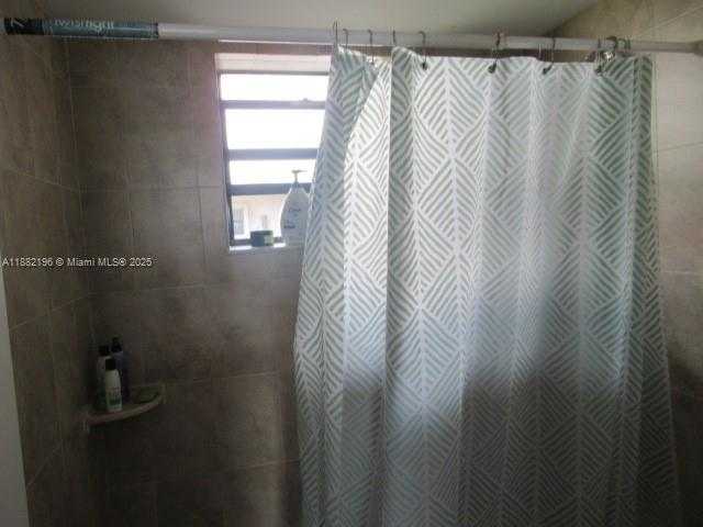 Small Image of 1100 COLONY POINT CIR #518, Pembroke Pines Number 80