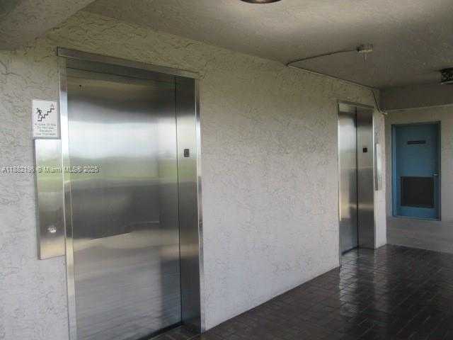 Small Image of 1100 COLONY POINT CIR #518, Pembroke Pines Number 84