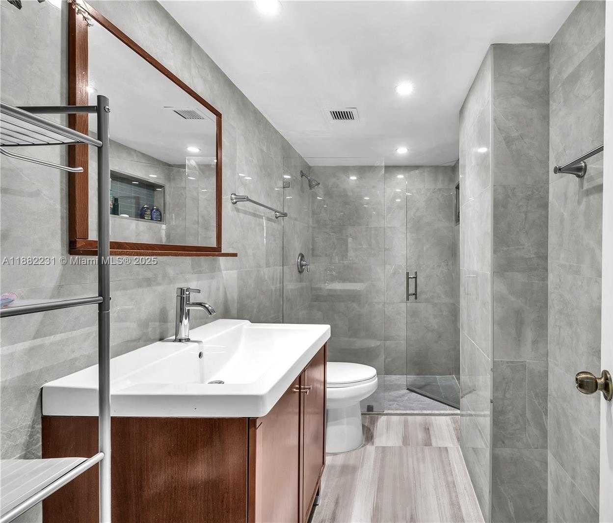Small Image of 3161 SOUTH OCEAN DR #802, Hallandale Beach Number 19