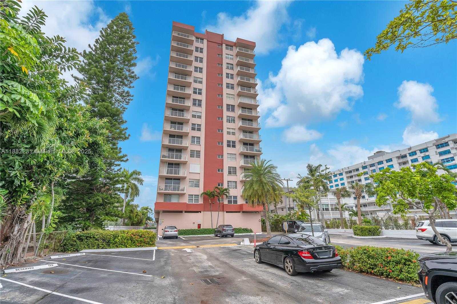 Small Image of 3161 SOUTH OCEAN DR #802, Hallandale Beach Number 2