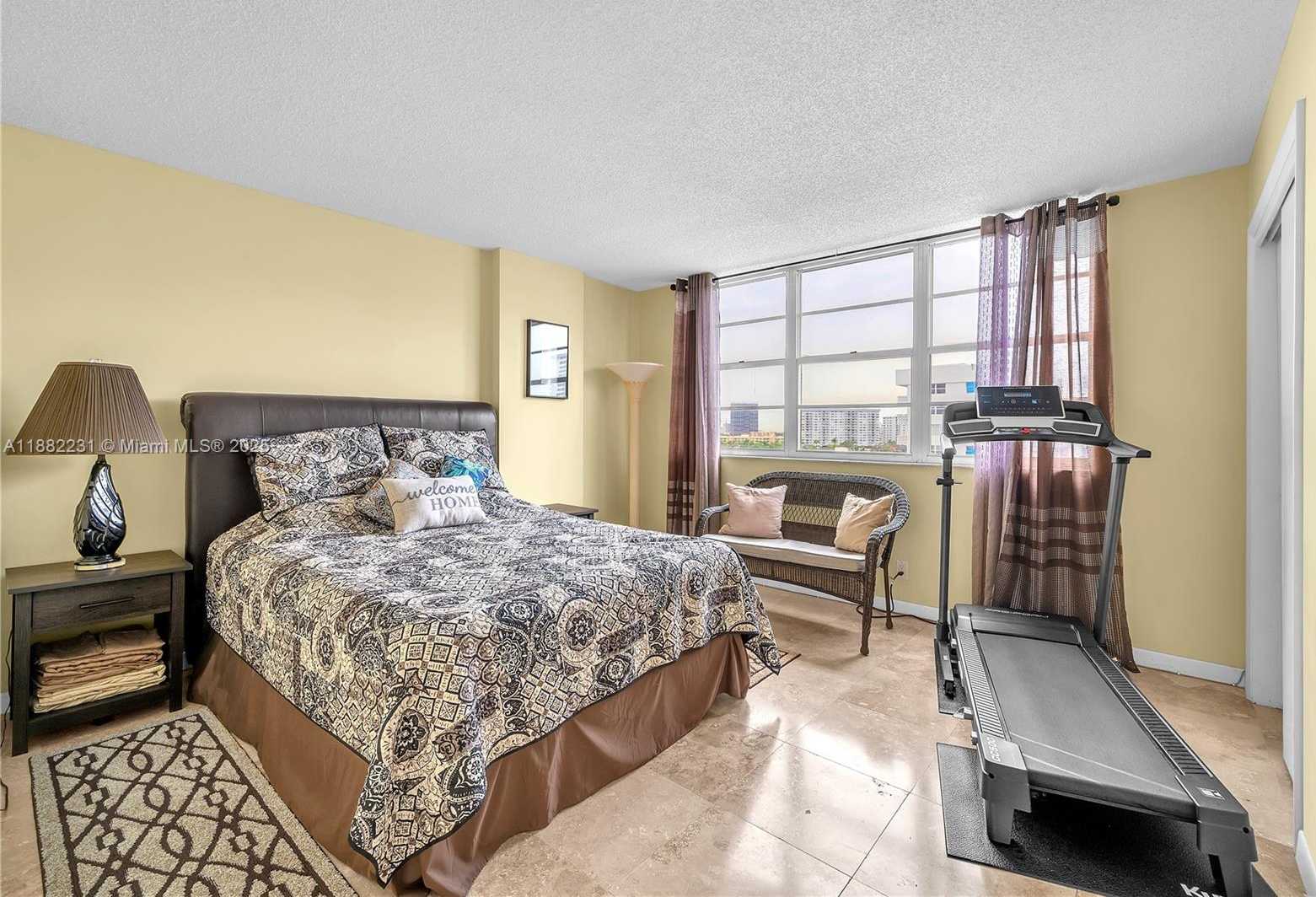 Small Image of 3161 SOUTH OCEAN DR #802, Hallandale Beach Number 20