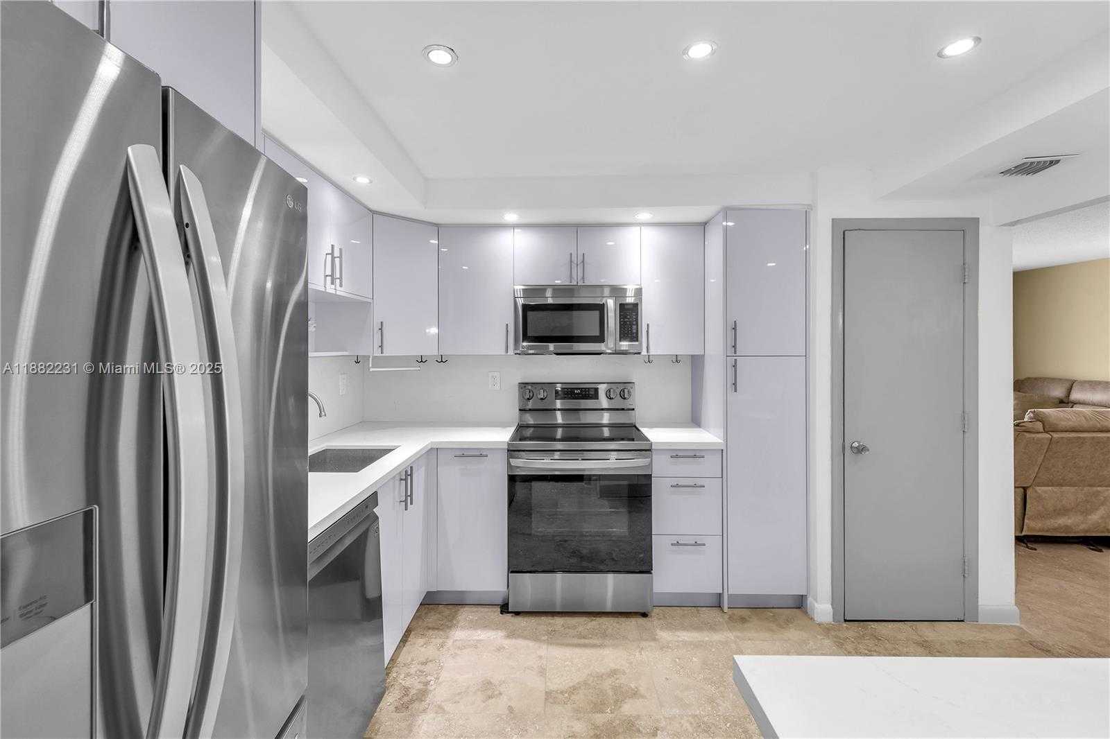 Small Image of 3161 SOUTH OCEAN DR #802, Hallandale Beach Number 25