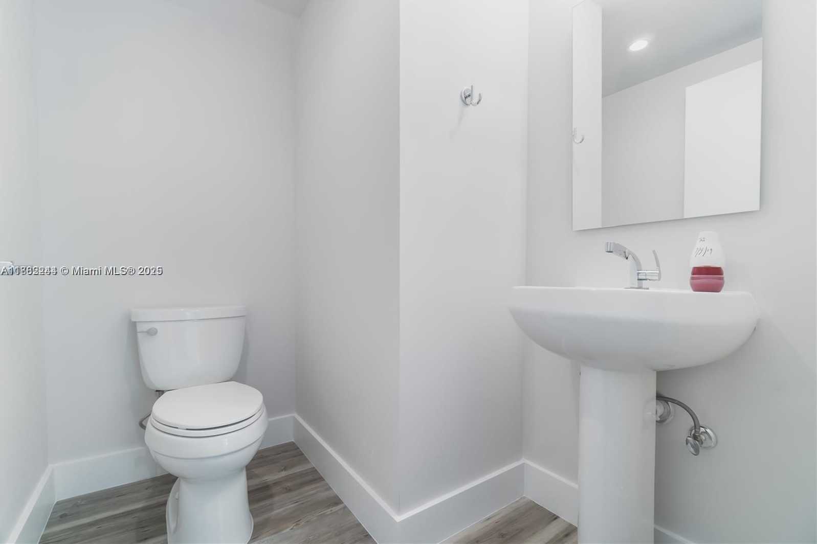 Small Image of 532 SOUTH EAST 1ST CIR, Pompano Beach Number 17