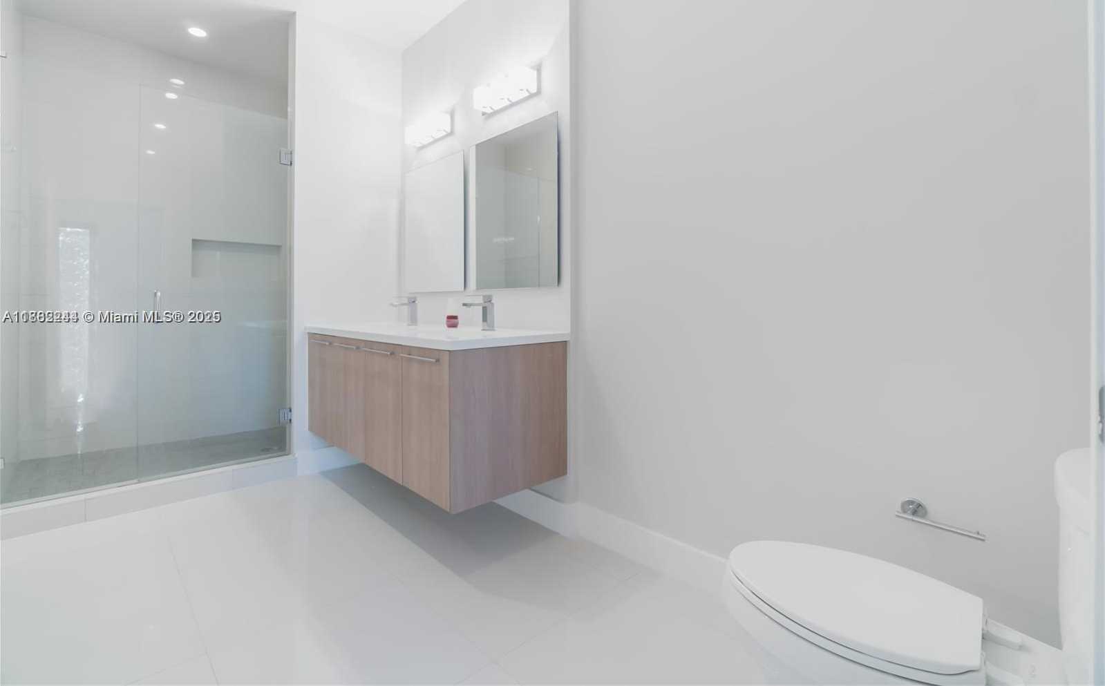 Small Image of 532 SOUTH EAST 1ST CIR, Pompano Beach Number 21