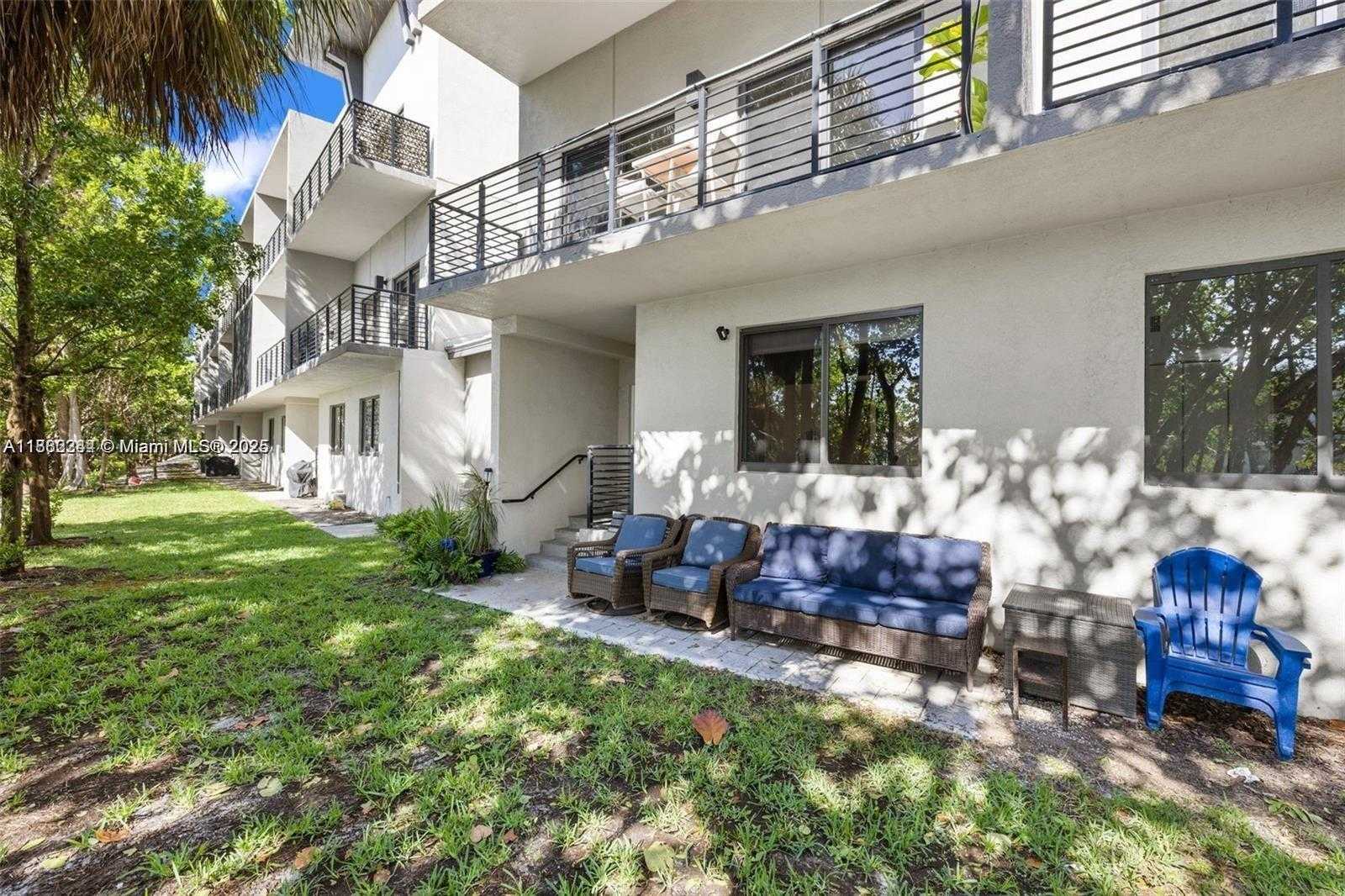 Small Image of 532 SOUTH EAST 1ST CIR, Pompano Beach Number 34